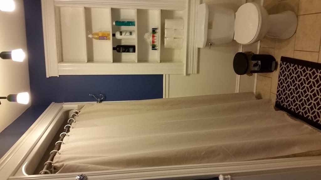 Work Play Suites Union Fredericton Phòng bức ảnh